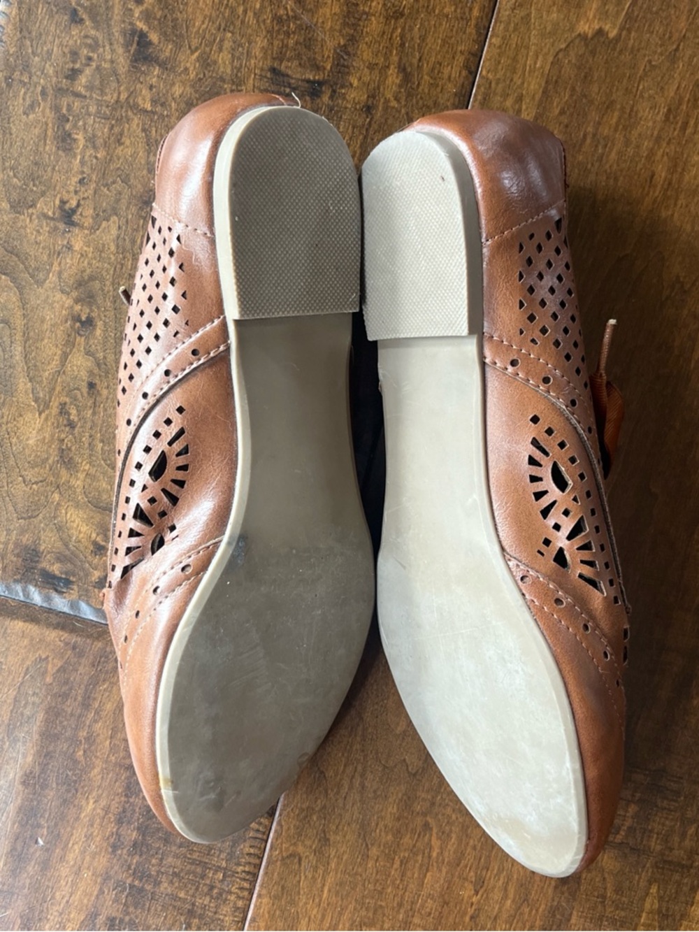 Steve Madden tan leather brogues with cutouts and ribbon laces - Picture 5 of 5
